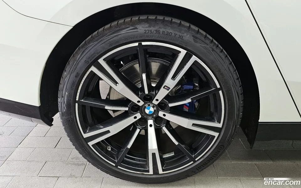 BMW 5 Series 530i xDrive M 2024 — миниатюра 5