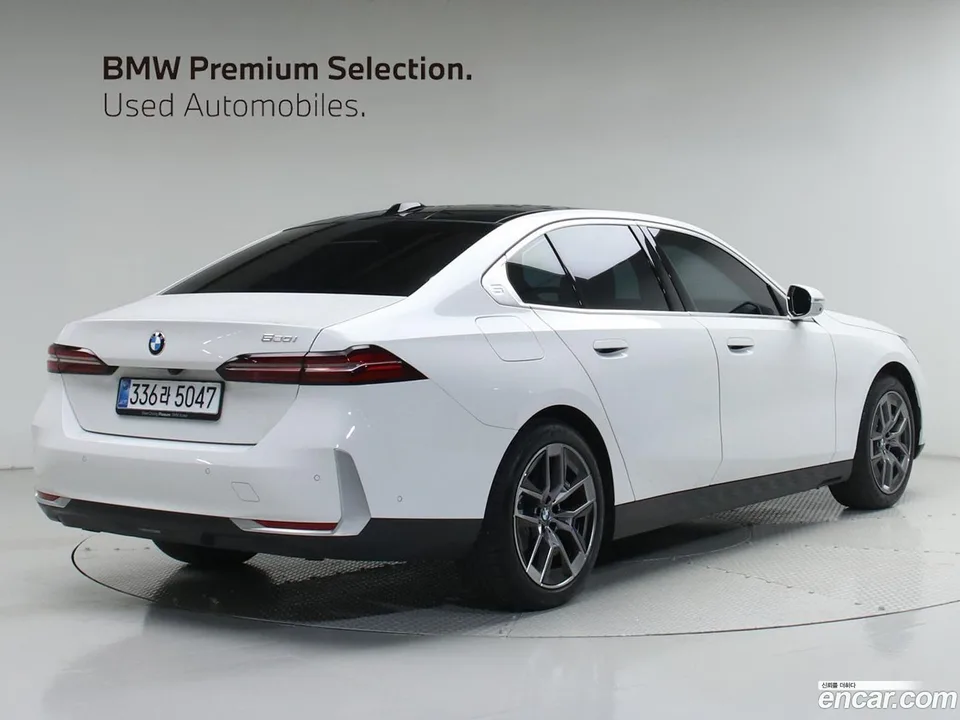 BMW 5 Series 520i 2025 — миниатюра 4