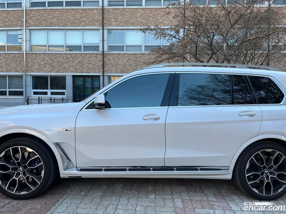 BMW X7 xDrive 40i M 7 2025 — миниатюра 4
