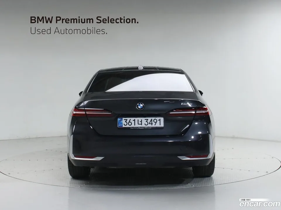 BMW 5 Series 520i 2025 — миниатюра 3