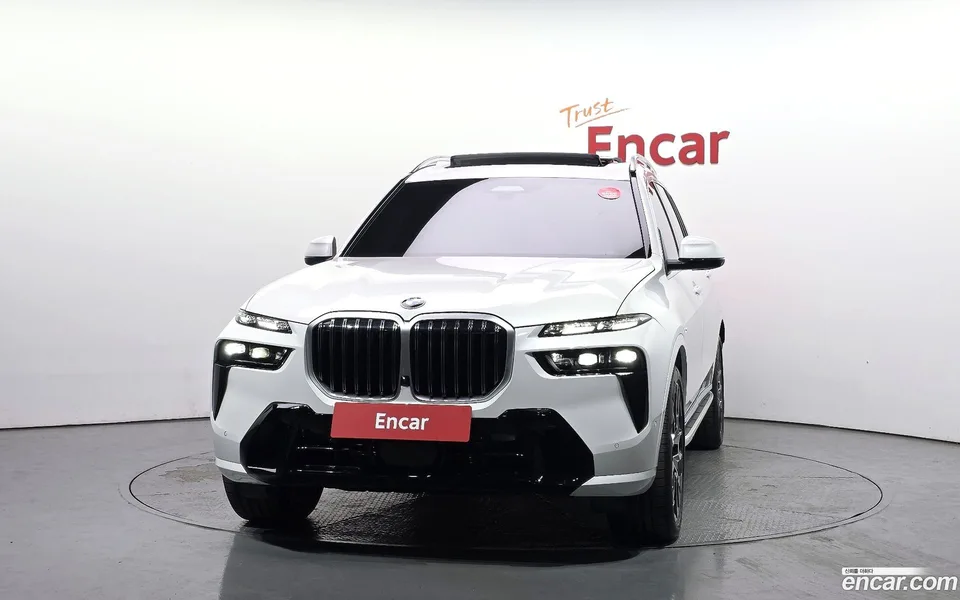 BMW X7 xDrive 40i M 6 2025 — миниатюра 3