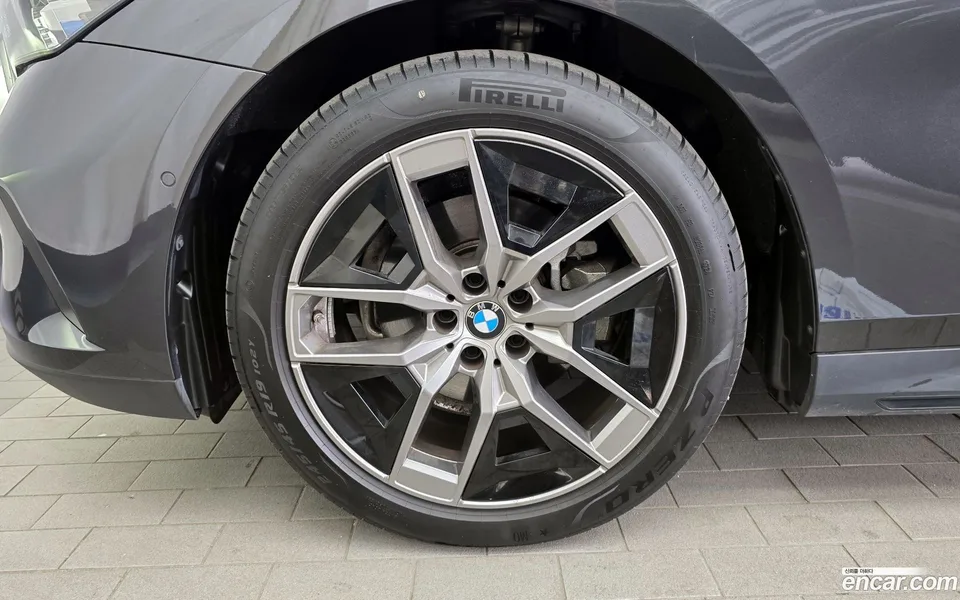 BMW 5 Series 520i 2025 — миниатюра 2