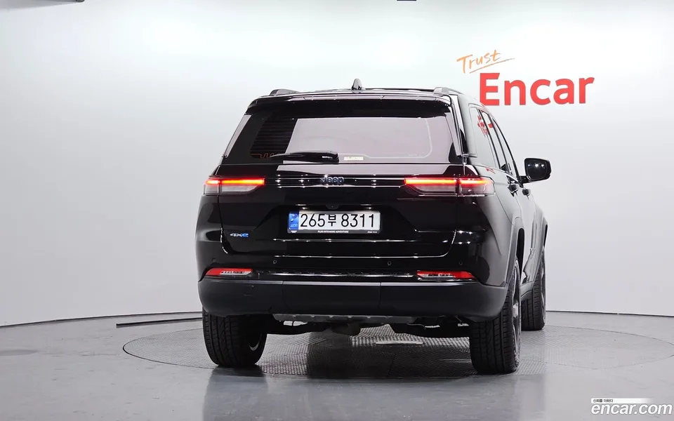 Jeep Grand Cherokee 4xe 2023 — миниатюра 4