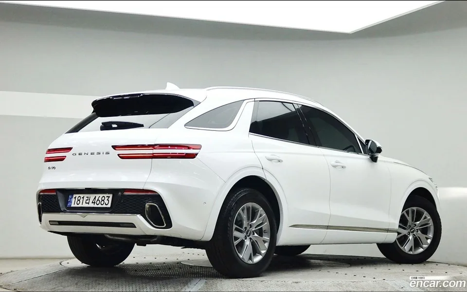 Genesis GV70 2.5T 2WD 2024 — миниатюра 2