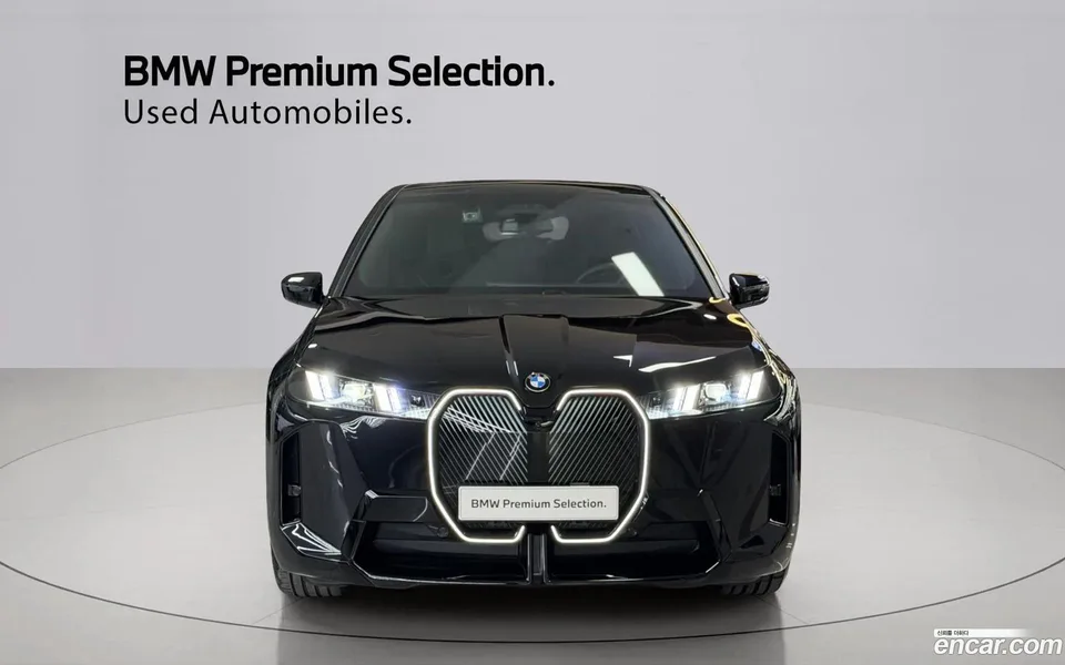 BMW iX xDrive45 M 2025 — миниатюра 3