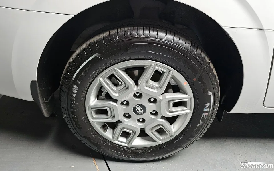 Hyundai Staria L3.5 3 2025 — миниатюра 2