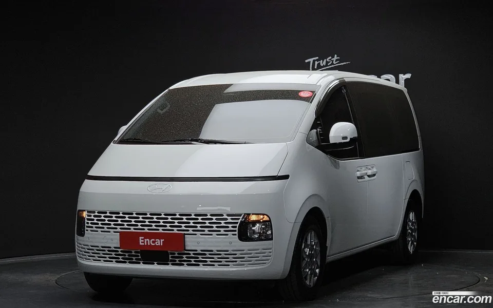 Hyundai Staria L3.5 3 2025 — фото 1, купить с доставкой в Москву