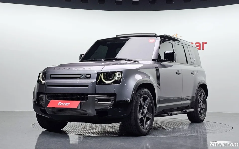Land Rover Defender 110 P300 X- SE 2023 — фото 1, купить с доставкой в Москву