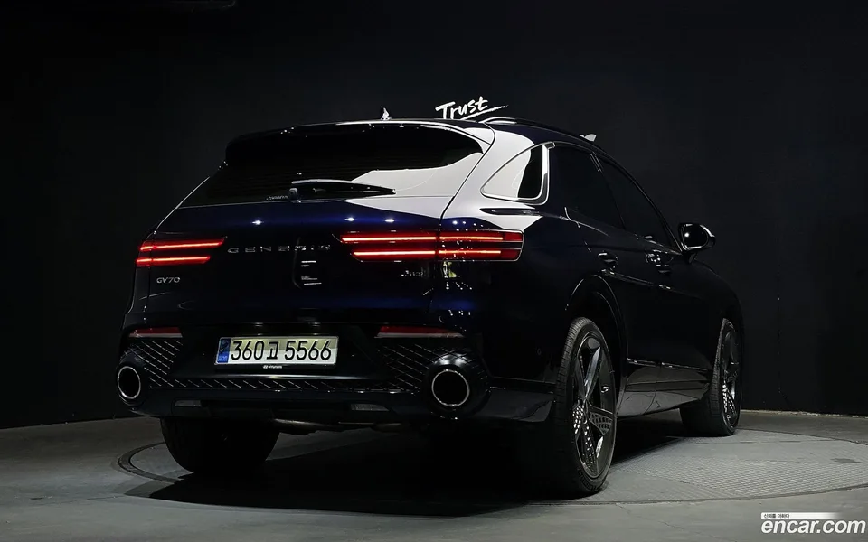 Genesis GV70 2.5T AWD 2023 — миниатюра 2