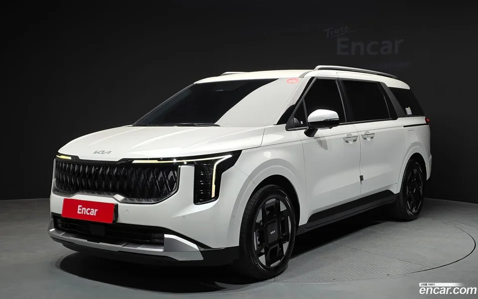Kia Carnival HEV 9 2025 — фото 1, купить с доставкой в Москву