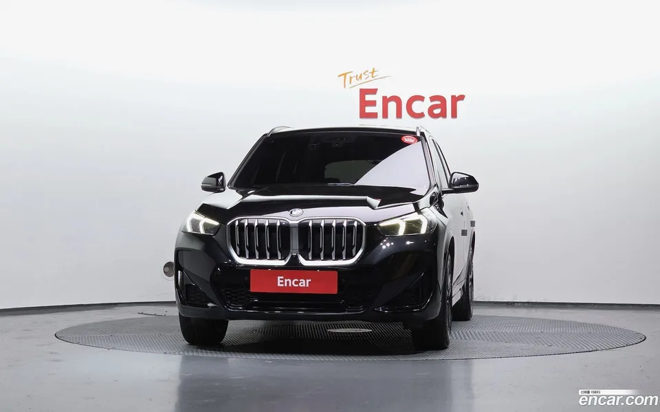 BMW X1 xDrive 20i M 2023 — миниатюра 3