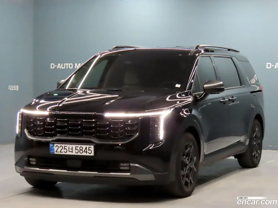 Kia Carnival HEV 7 X Line 2025 — фото 1, купить с доставкой в Москву