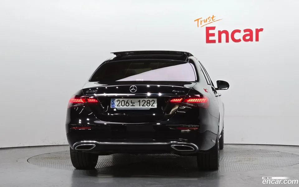Mercedes-Benz E-Class E450 4MATIC 2023 — миниатюра 4