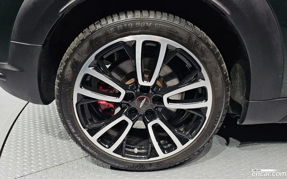 MINI Cooper S Countryman JCW 2023 — миниатюра 5