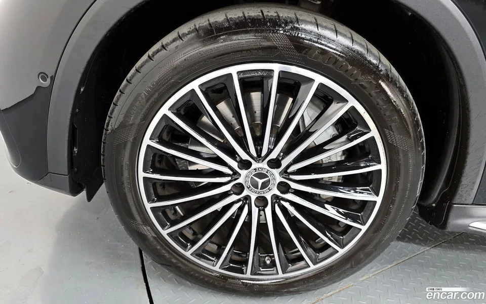 Mercedes-Benz GLC-Class GLC300 4MATIC AMG Line 2023 — миниатюра 5