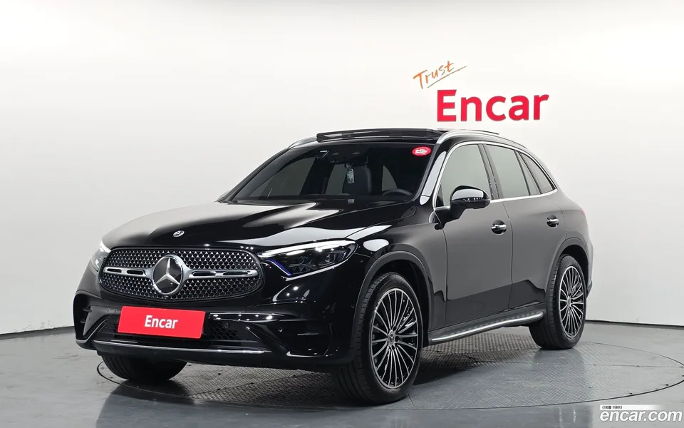 Mercedes-Benz GLC-Class GLC300 4MATIC AMG Line 2023 — фото 1, купить с доставкой в Москву