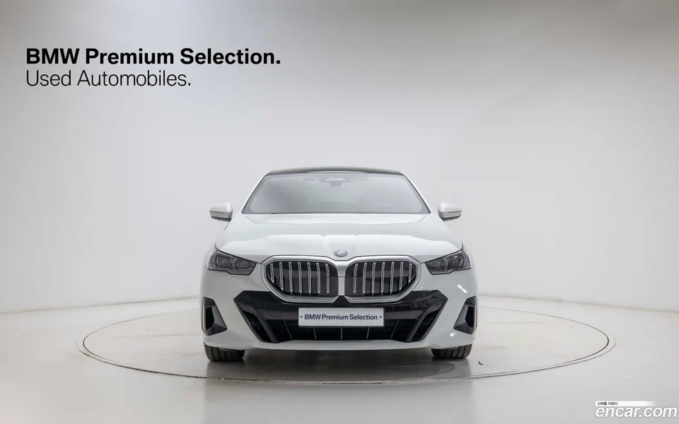 BMW 5 Series 530e M 2025 — миниатюра 3
