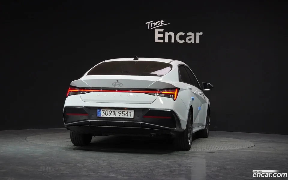 Hyundai Avante CN7 Hybrid 2025 — миниатюра 4