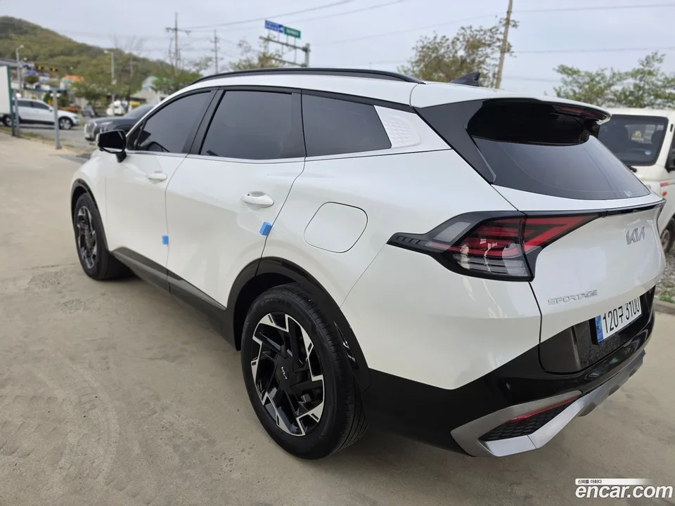 Kia Sportage 1.6 2WD 2023 — миниатюра 4