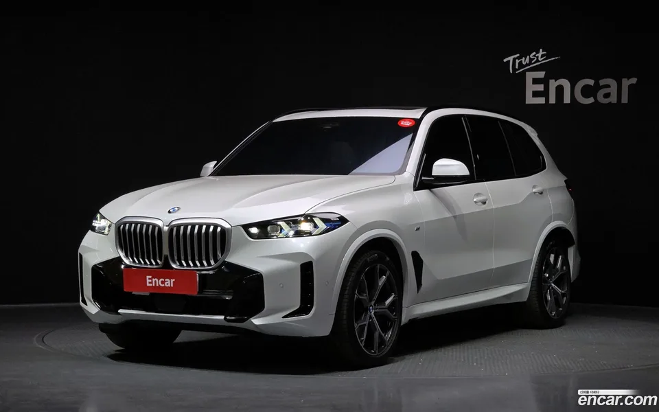 BMW X5 xDrive 40i M 2025 — фото 1, купить с доставкой в Москву