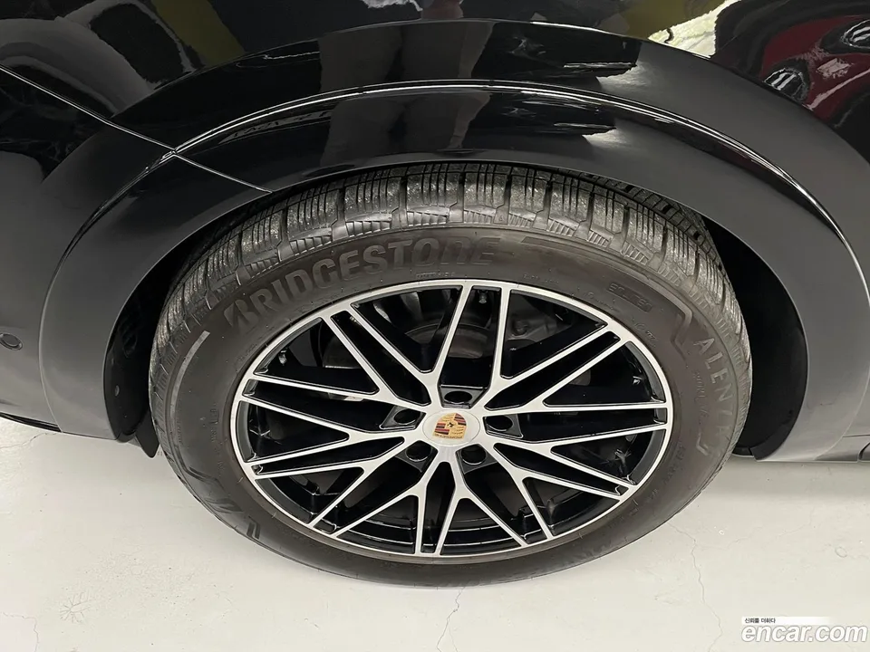 Porsche Cayenne 3.0 2025 — миниатюра 2