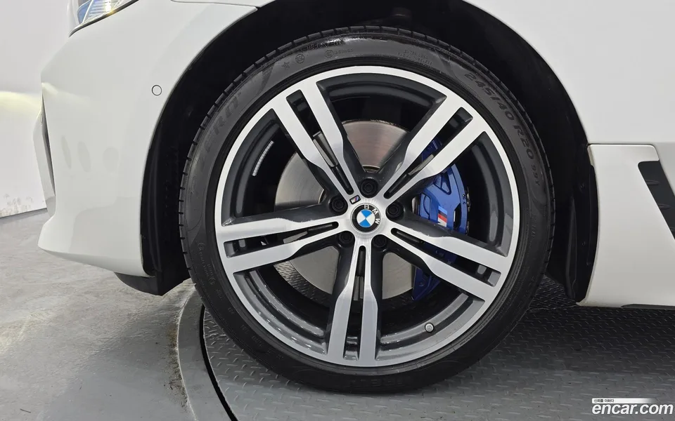 BMW 6 Series GT 630i xDrive M 2024 — миниатюра 5