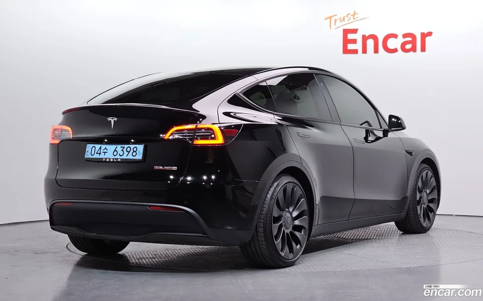 Tesla Model Y AWD 2022 — миниатюра 2