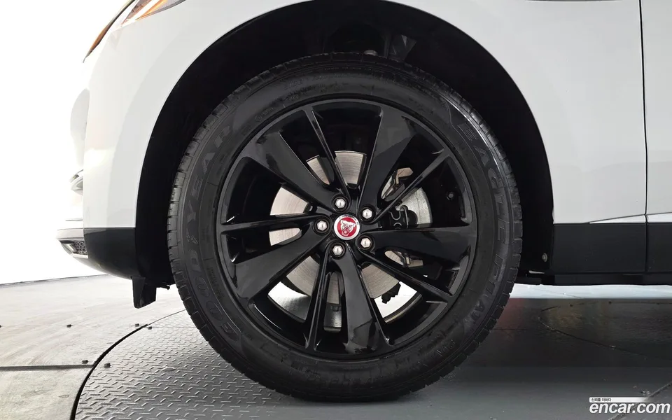 Jaguar F-Pace P 250 SE 2022 — миниатюра 2