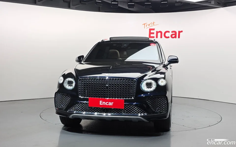 Bentley Bentayga 4.0 V8 EWB 2025 — миниатюра 3