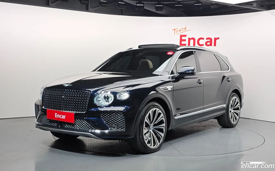 Bentley Bentayga 4.0 V8 EWB 2025 — фото 1, купить с доставкой в Москву