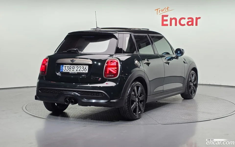 MINI Cooper S 5 2022 — миниатюра 2