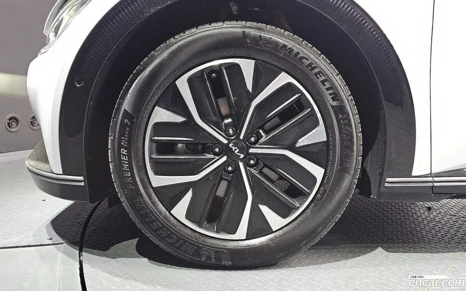 Kia EV6 4WD 2023 — миниатюра 5