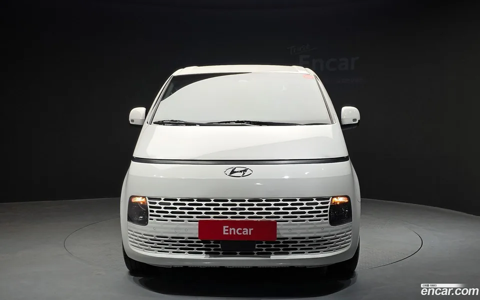 Hyundai Staria 5 2023 — миниатюра 3