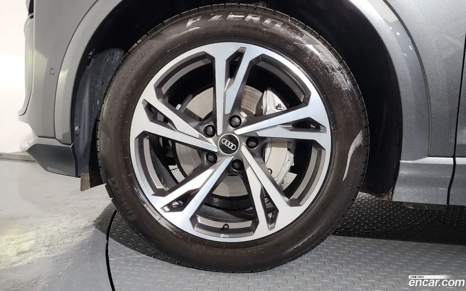 Audi Q6 e- 2025 — миниатюра 2