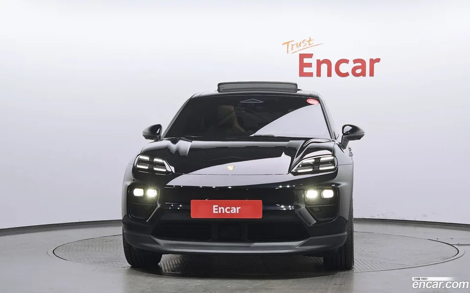 Porsche Macan Electric 4 2025 — миниатюра 3