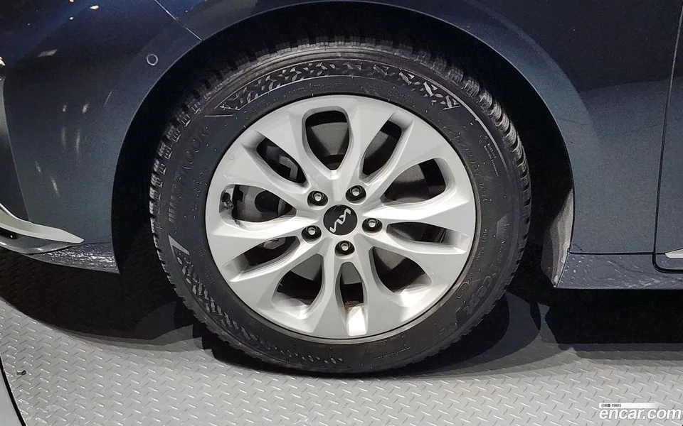 Kia K8 2.5 2WD 2023 — thumbnail 5