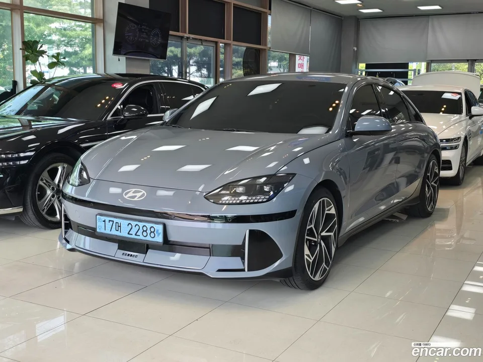 Hyundai Ioniq 6 2023 — фото 1, купить с доставкой в Москву
