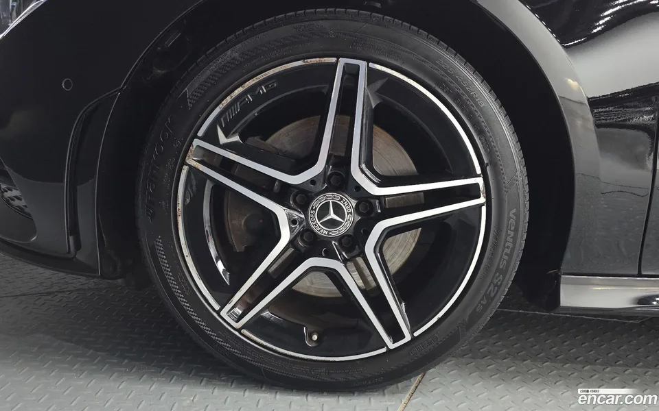 Mercedes-Benz CLA-Class CLA250 4MATIC 2023 — миниатюра 5