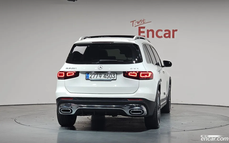 Mercedes-Benz GLB-Class GLB250 4MATIC 2023 — миниатюра 4