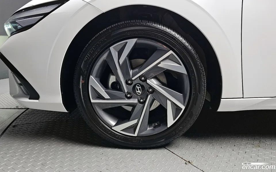 Hyundai Avante CN7 1.6 2025 — миниатюра 2