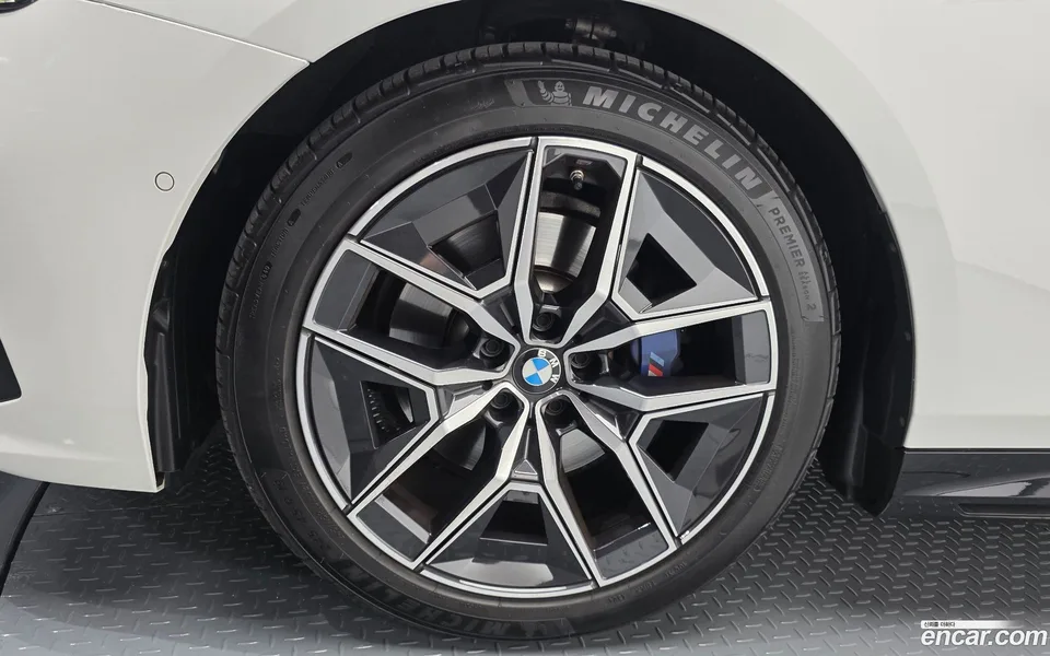 BMW 5 Series 520i M 2024 — миниатюра 2