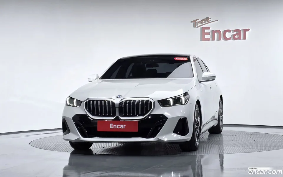 BMW 5 Series 520i M 2024 — миниатюра 3