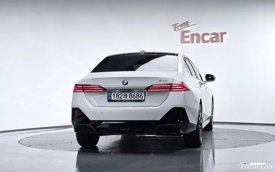 BMW 5 Series 520i M 2024 — миниатюра 4