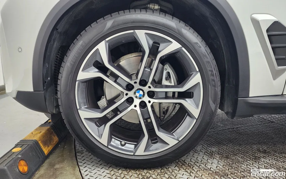 BMW X5 xDrive 40i xLine 2025 — миниатюра 2