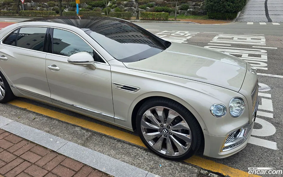 Bentley Flying Spur 4.0 S 2022 — миниатюра 3