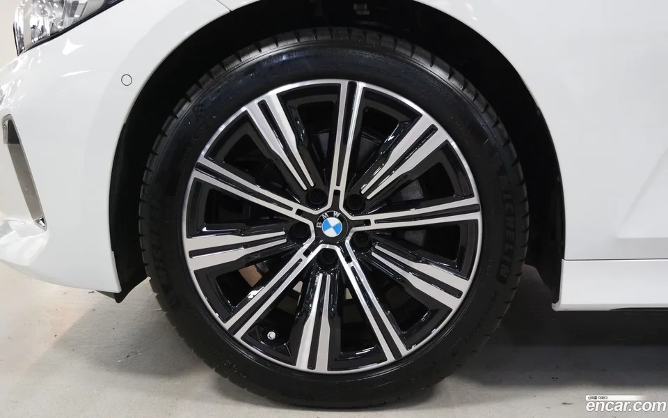 BMW 3 Series 320i 2025 — миниатюра 2