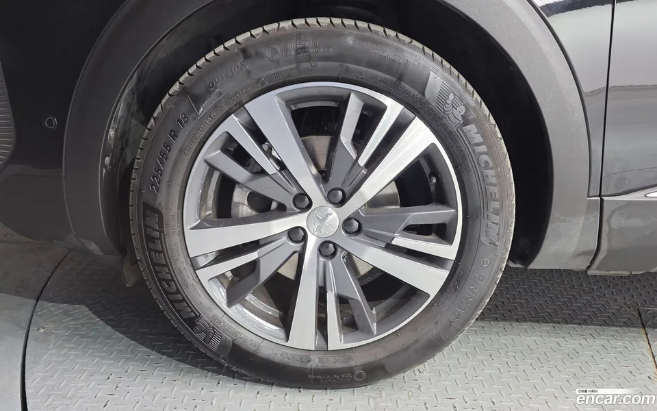 Peugeot 5008 1.2 Pure Tech 2024 — миниатюра 2