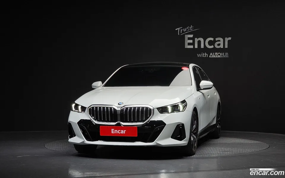 BMW 5 Series 530i xDrive M 2024 — миниатюра 3