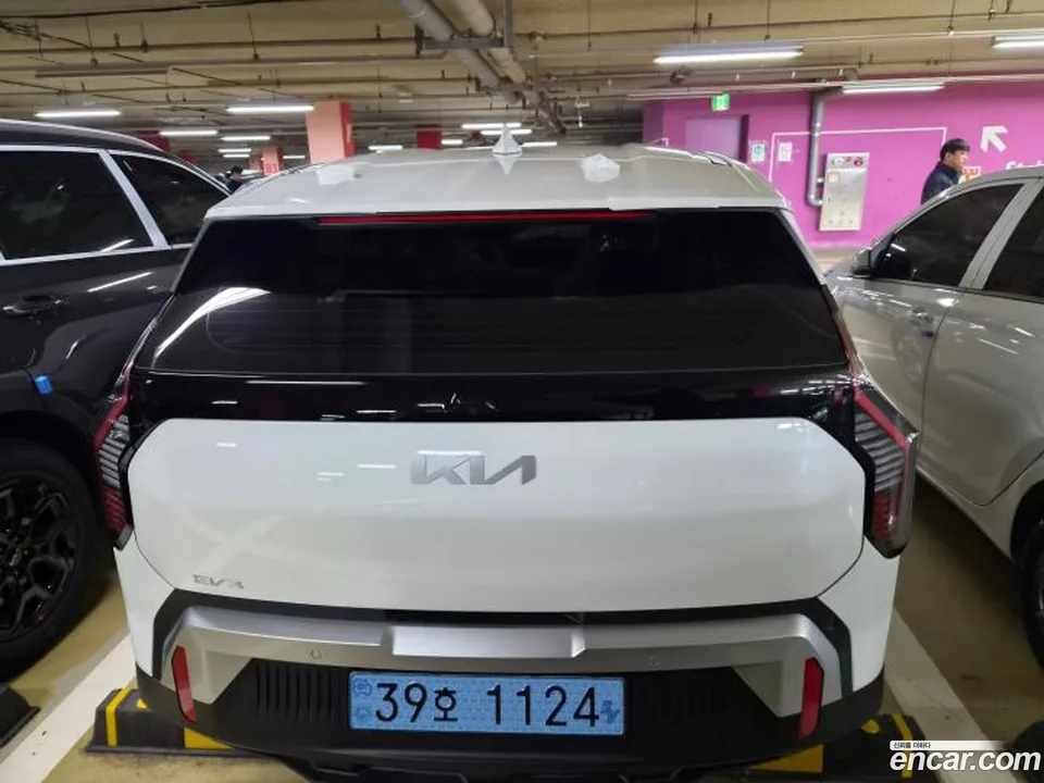 Kia EV3 2WD 2026 — thumbnail 4