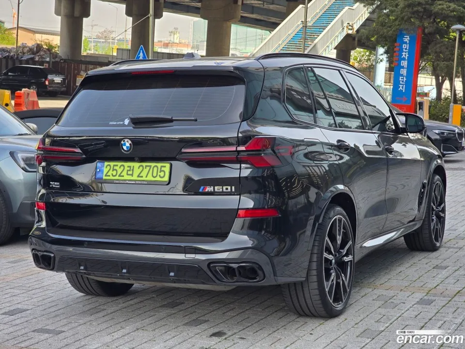BMW X5 M60i 2024 — миниатюра 3